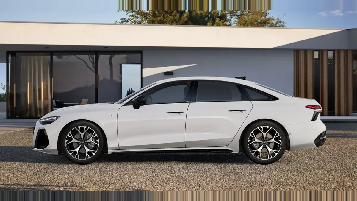Audi A6 TDI 150kW (204CV) S Tronic Black Line en renting en Málaga — Lateral