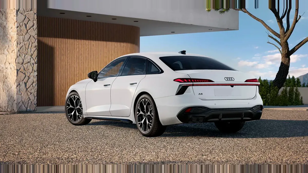 Audi A6 TDI 150kW (204CV) S Tronic Black Line en renting en Málaga — Trasera