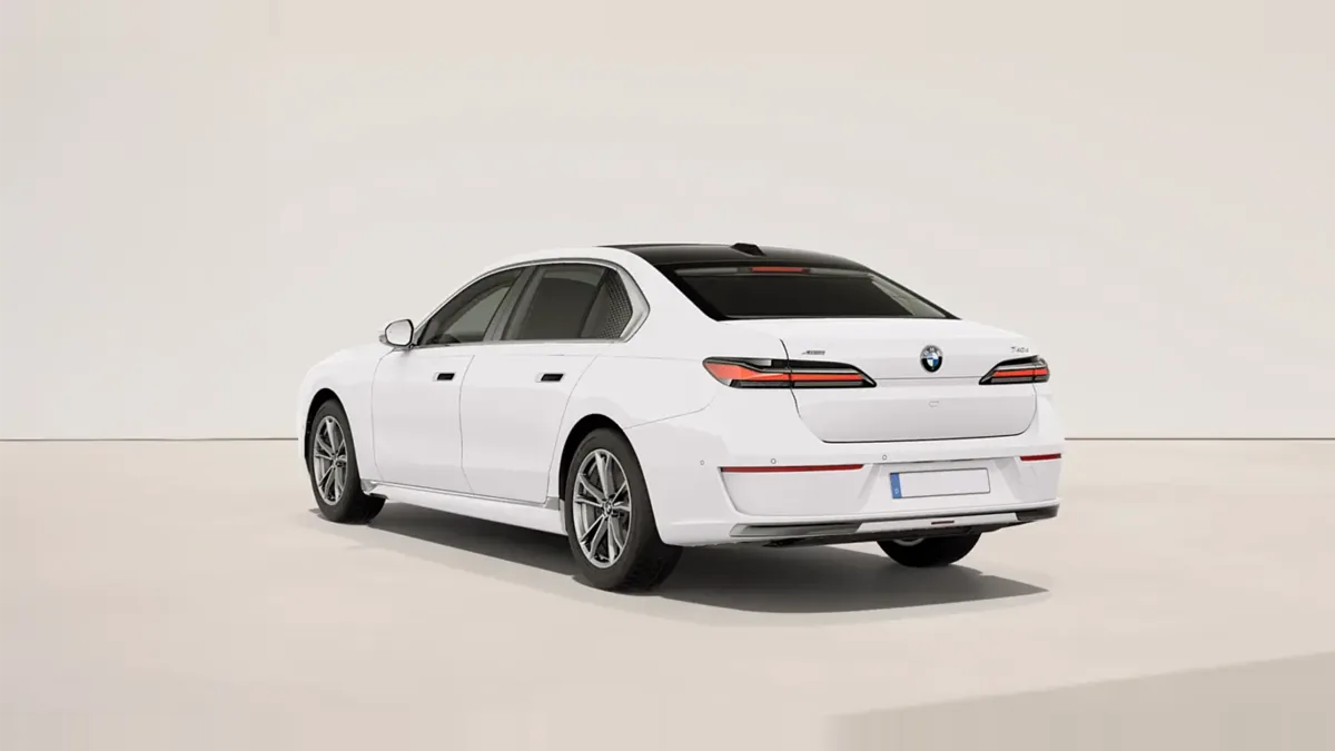 BMW Serie 7 740d xDrive en renting en Málaga — Trasera