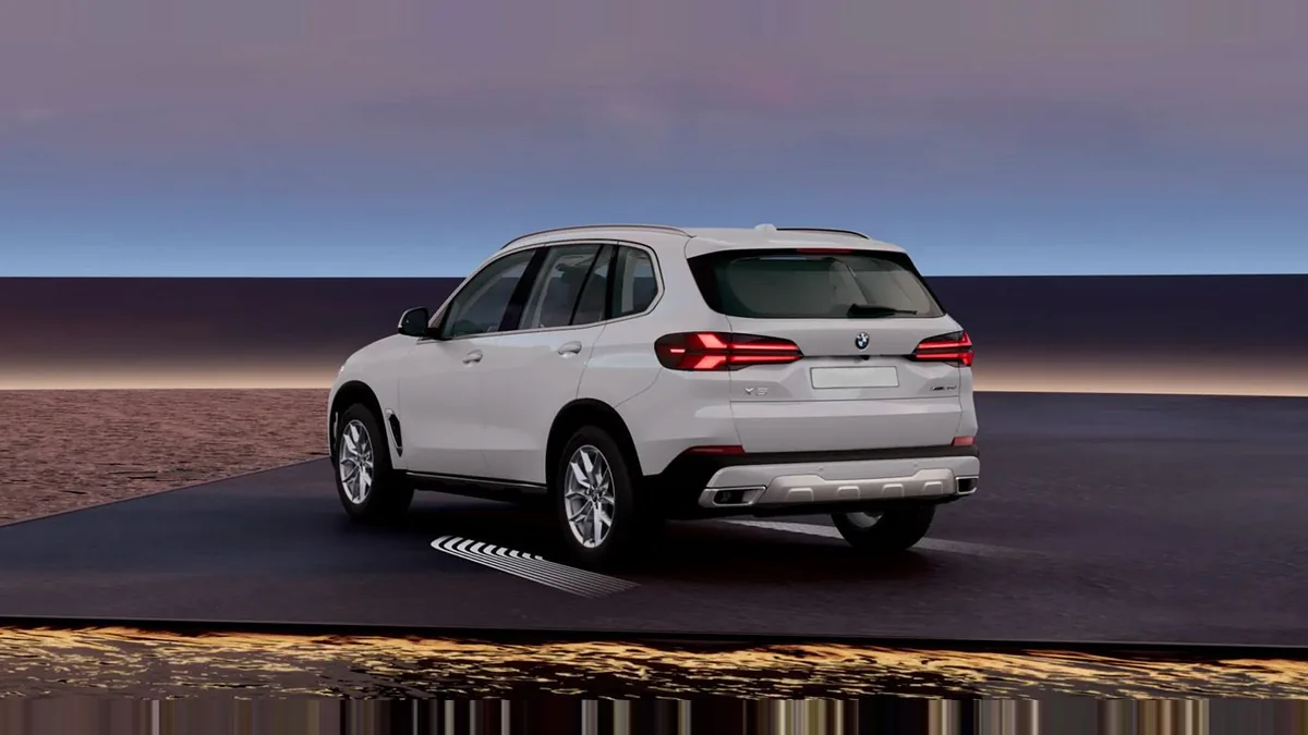 BMW X5 xDrive30d xLine en renting en Málaga — Lateral