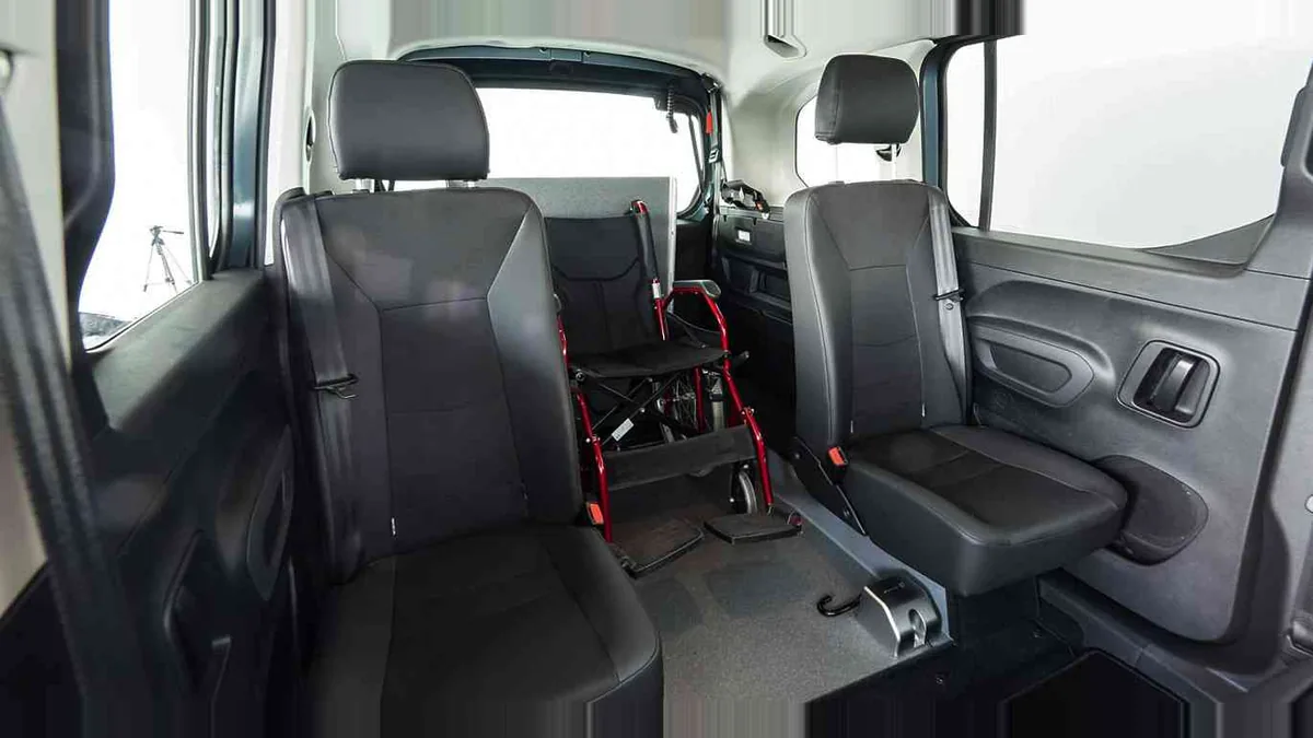 Citroën Berlingo Talla M BlueHDi 100 YOU L1 N1 Adaptado en renting en Málaga — Interior