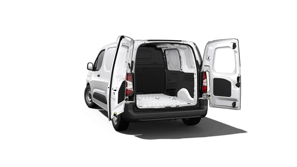 Citroën Berlingo Talla M BlueHDI 100cv van en renting en Málaga — Trasera