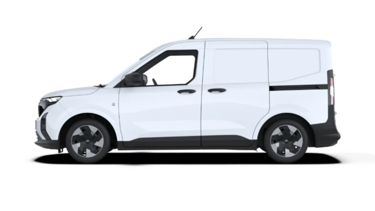 Ford Transit Courier Van Trend BEV 136cv Automática II en renting en Málaga — Lateral