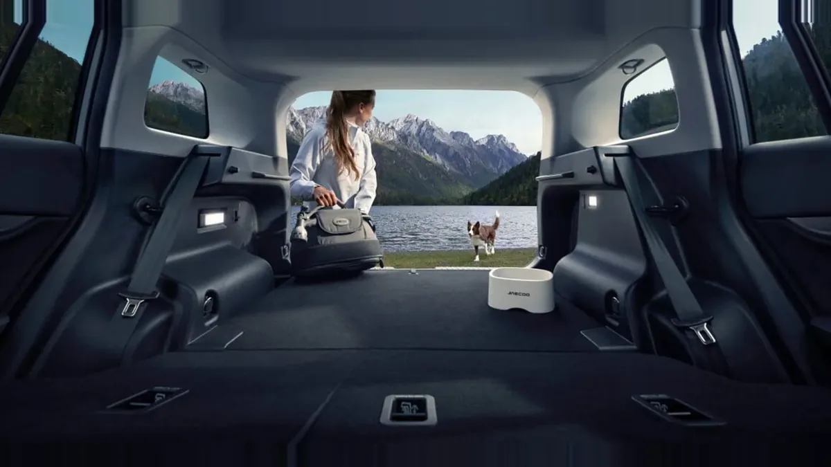 Jaecoo 5 EV Pure 155kW (211CV) 61kWh en renting en Málaga — Interior