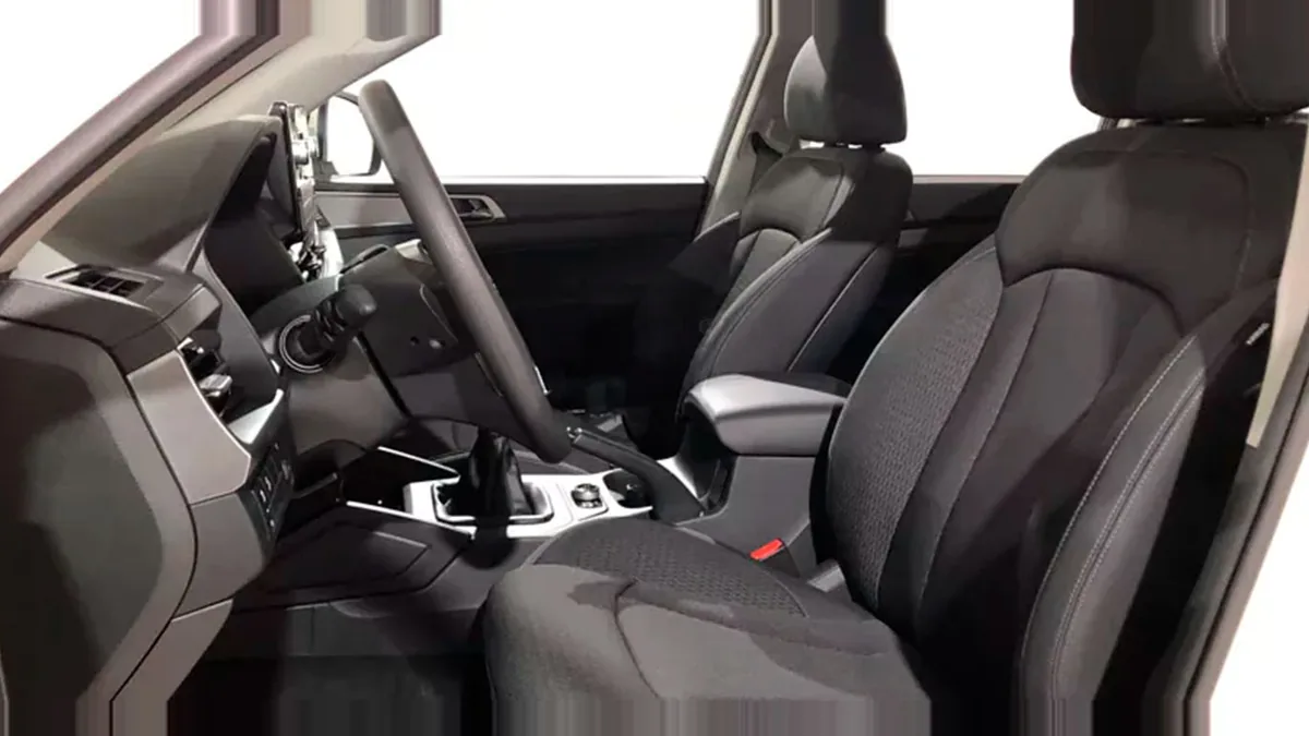 KGM Musso Sports D22 DTR Pro en renting en Málaga — Delantera