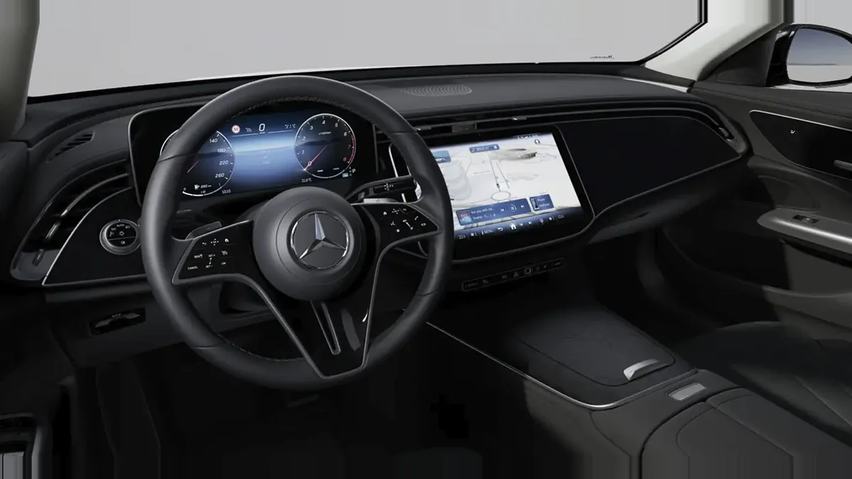 Mercedes-Benz Clase E 200 en renting en Málaga — Delantera