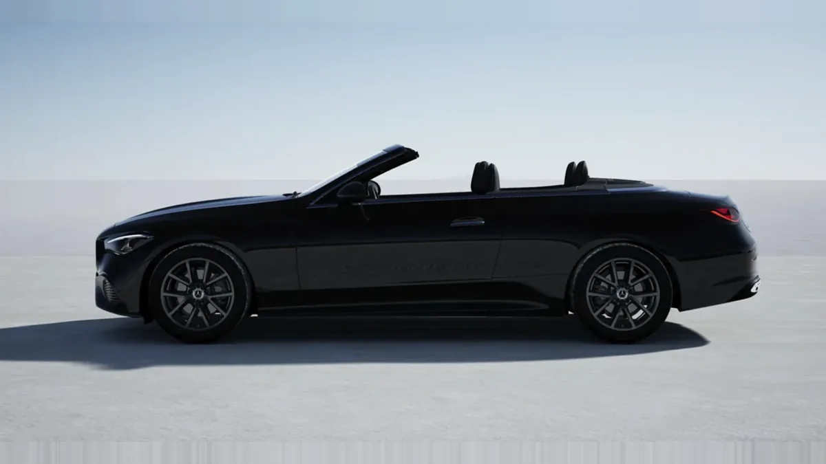 Mercedes-Benz CLE Cabrio 200D en renting en Málaga — Lateral