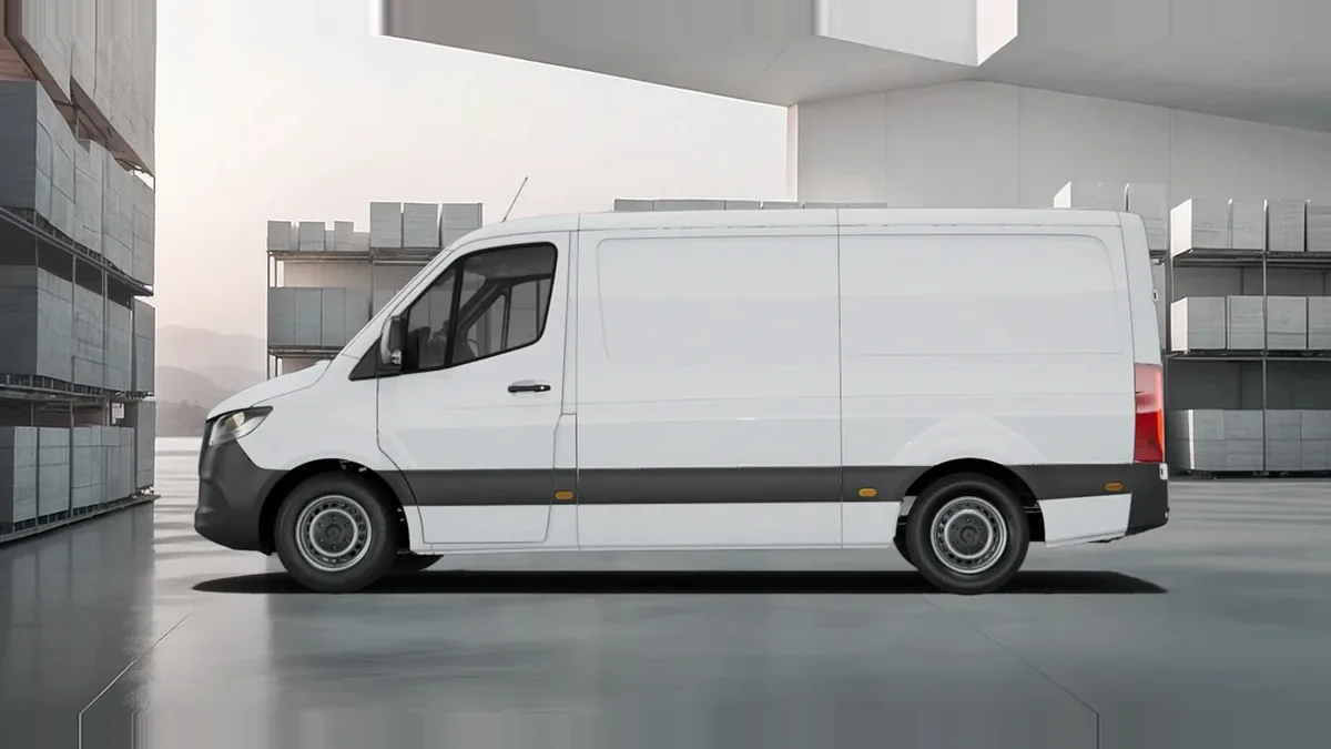 Mercedes-Benz Sprinter 315 CDI Medio Pro en renting en Málaga — Lateral