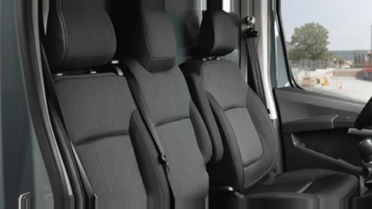 Nissan Primastar Furgón 2.0 DCI S&S L1H1 Acenta 110CV (MERCANCÍAS PROPIAS) en renting en Málaga — Trasera