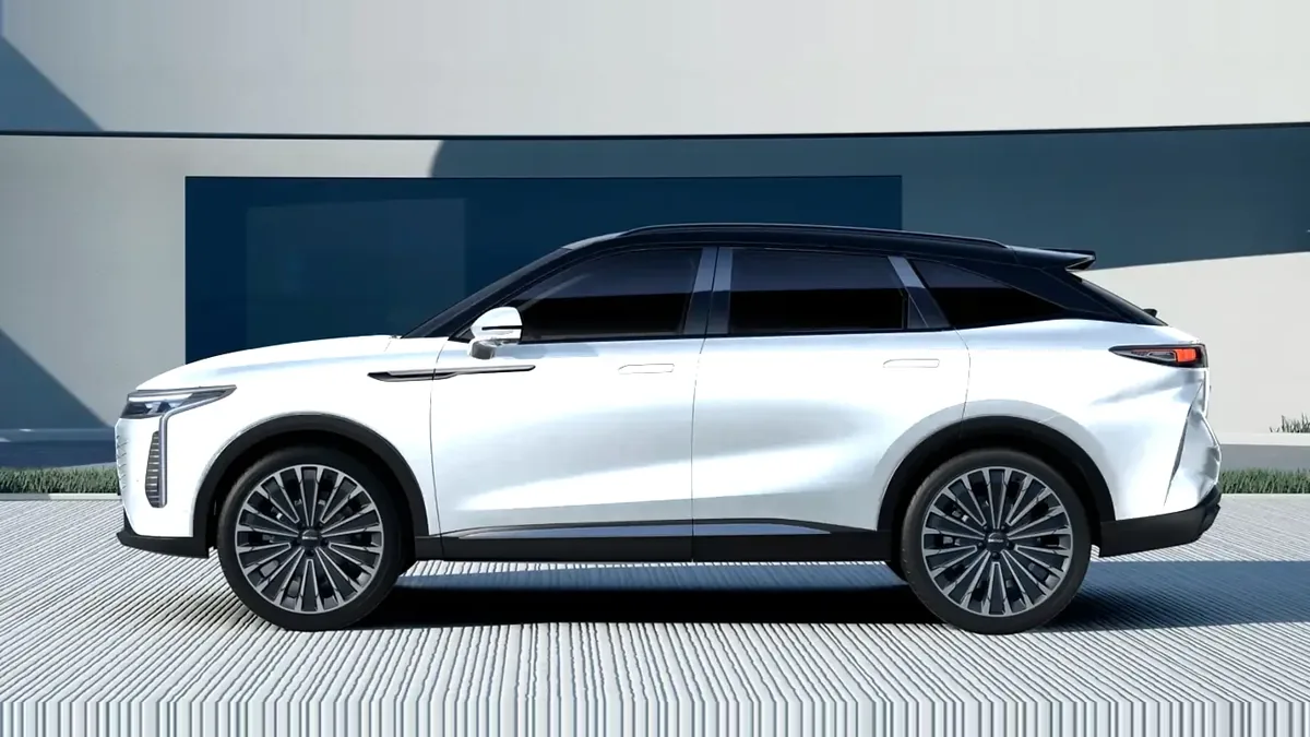 Omoda 9 1.5 TGDI Híbrido Premium 537CV en renting en Málaga — Lateral