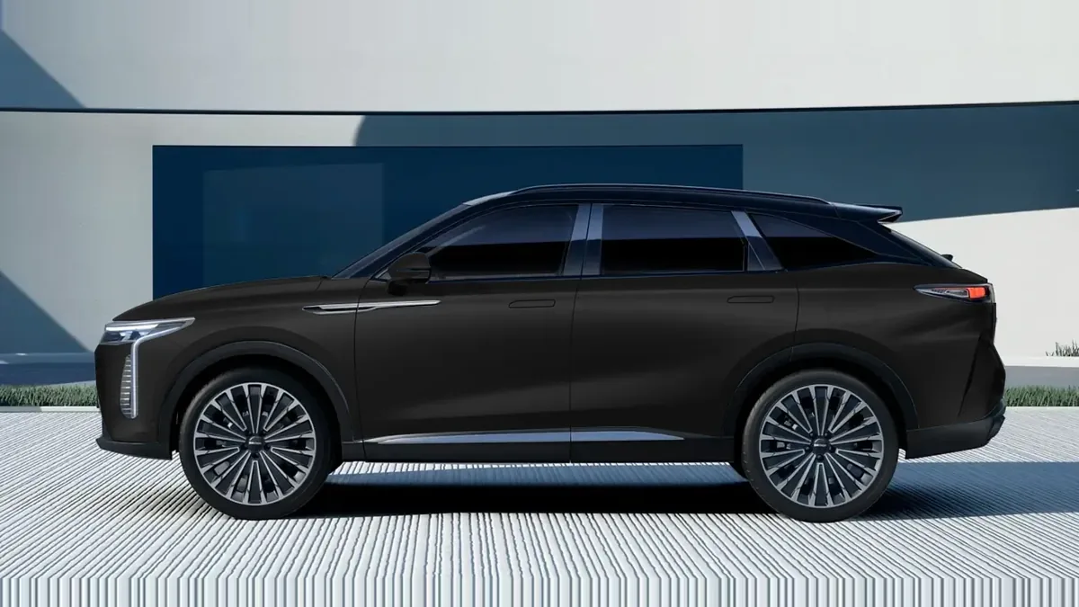 Omoda 9 1.5 TGDI Híbrido Premium 537CV en renting en Málaga — Trasera