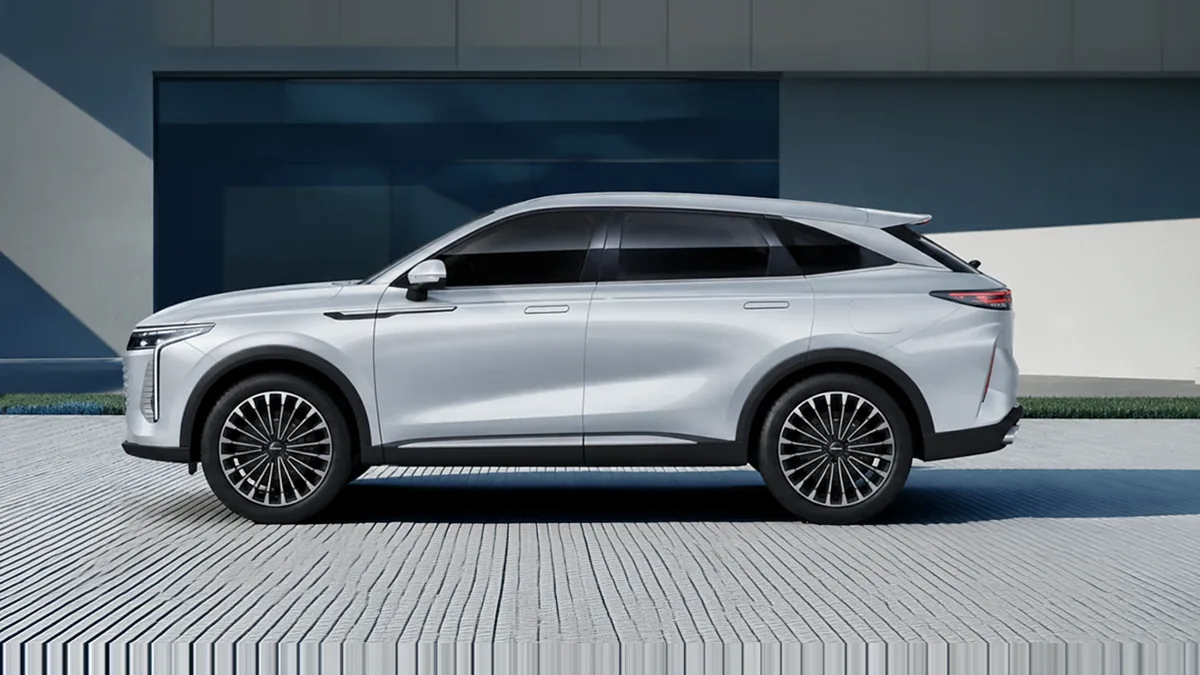Omoda 9 SHS Premium 1.5 TGDI 3DHT 395kW (537CV) AWD en renting en Málaga — Lateral
