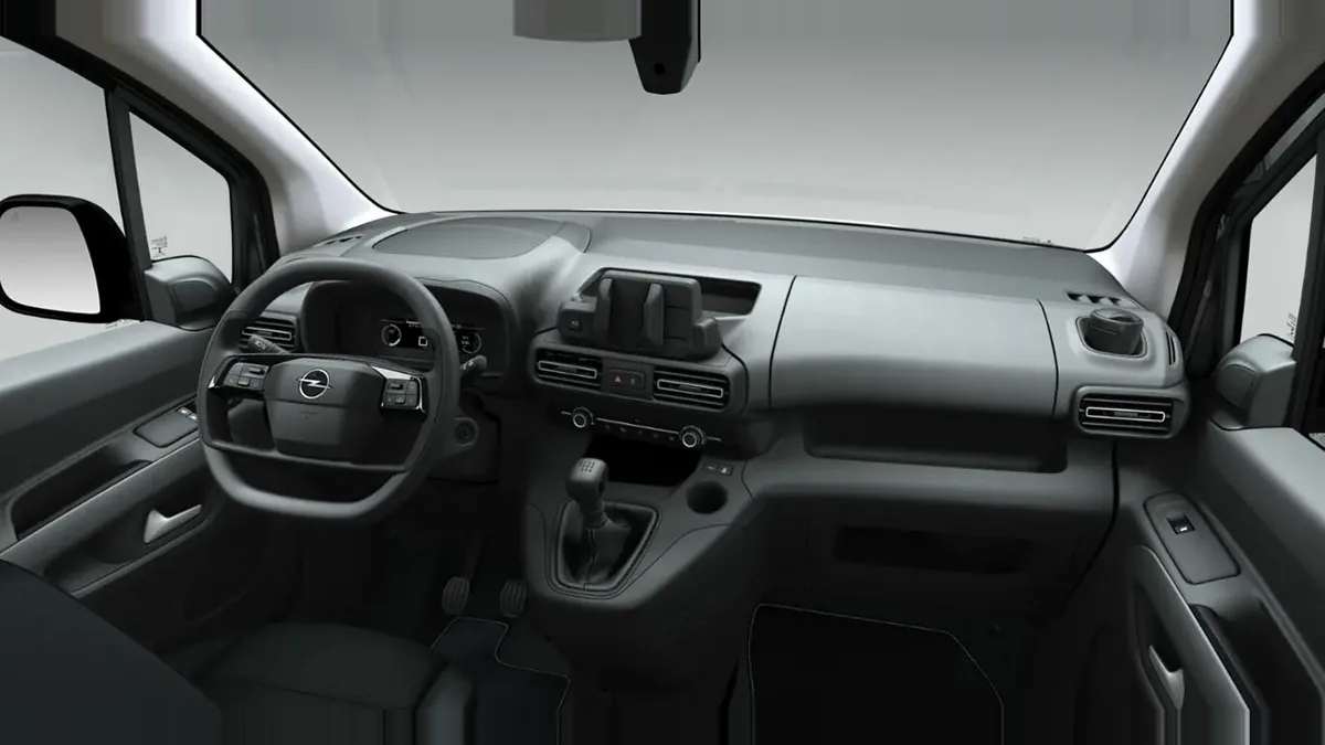 Opel Combo-e Cargo M 800kg en renting en Málaga — Trasera