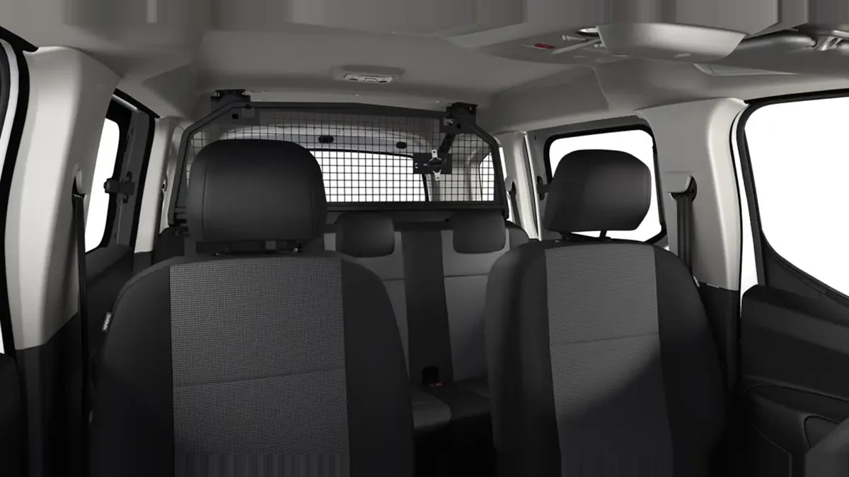 Peugeot Rifter Active Business Standard N1 BlueHDi 100 S&S en renting en Málaga — Interior