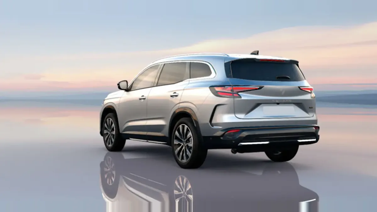 Renault ESPACE TECHNO E-TECH FULL HYBRID 200CV en renting en Málaga — Trasera
