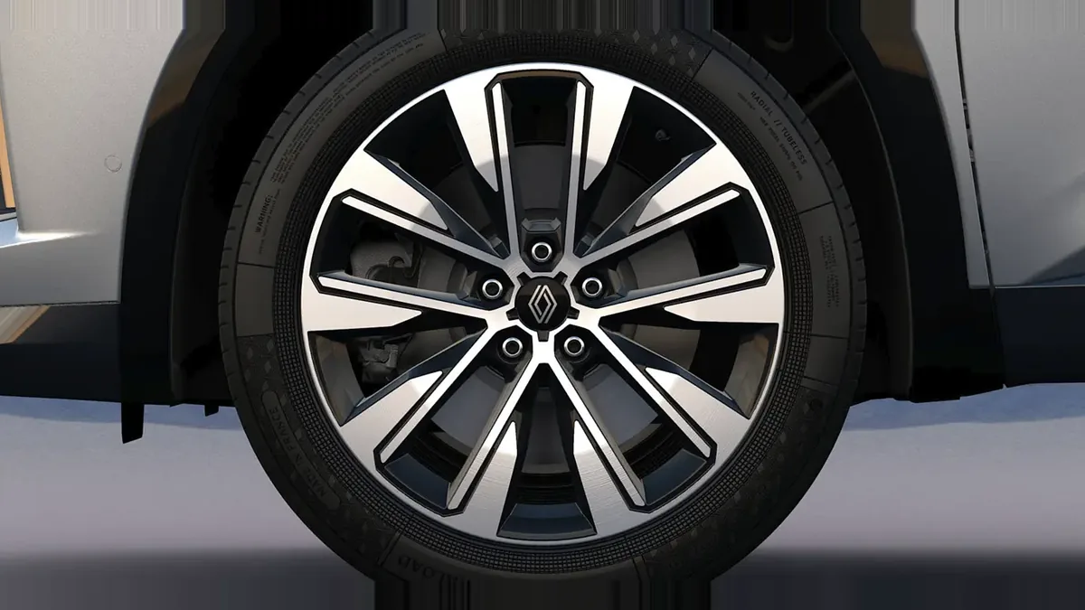Renault ESPACE TECHNO E-TECH FULL HYBRID 200CV en renting en Málaga — vista 6