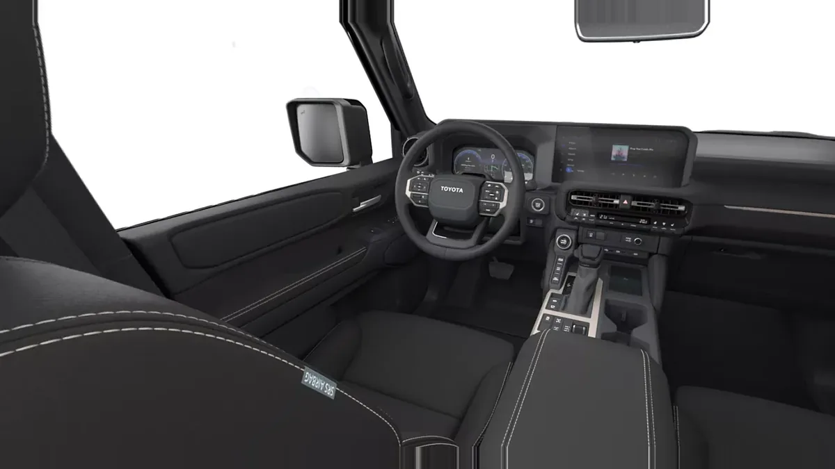 Toyota Land Cruiser 250 Hybrid 48V VX en renting en Málaga — Interior
