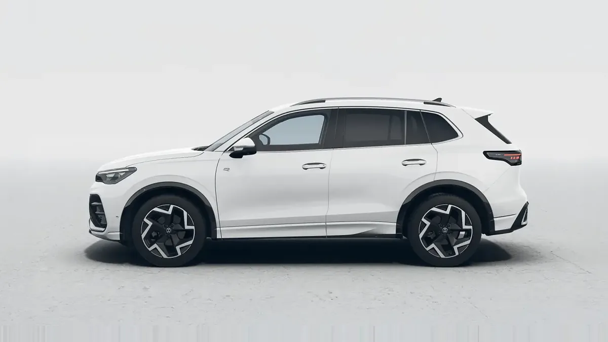 Volkswagen Tiguan R-Line 2.0 TDI 110kW DSG en renting en Málaga — Trasera